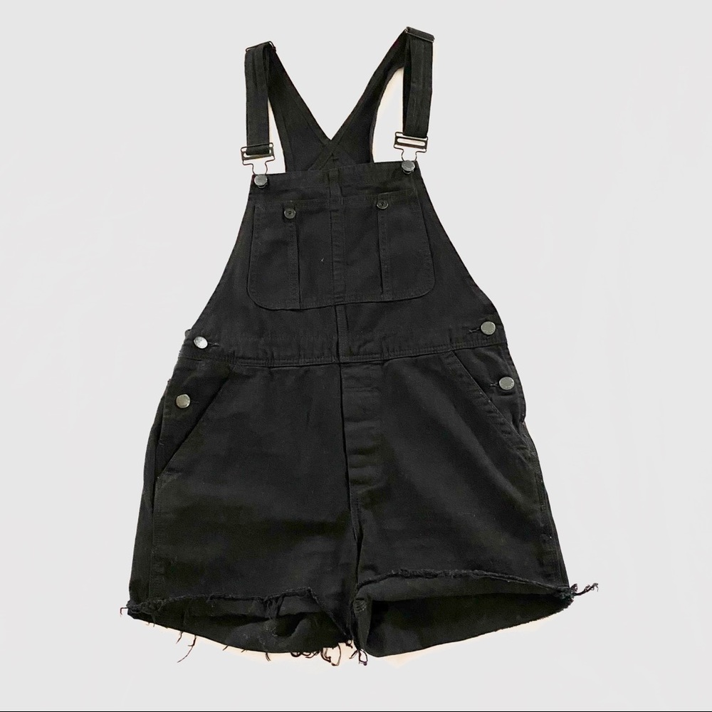 SOLD! 💚 Free People Black Overall Shorts - Picture 2 of 6